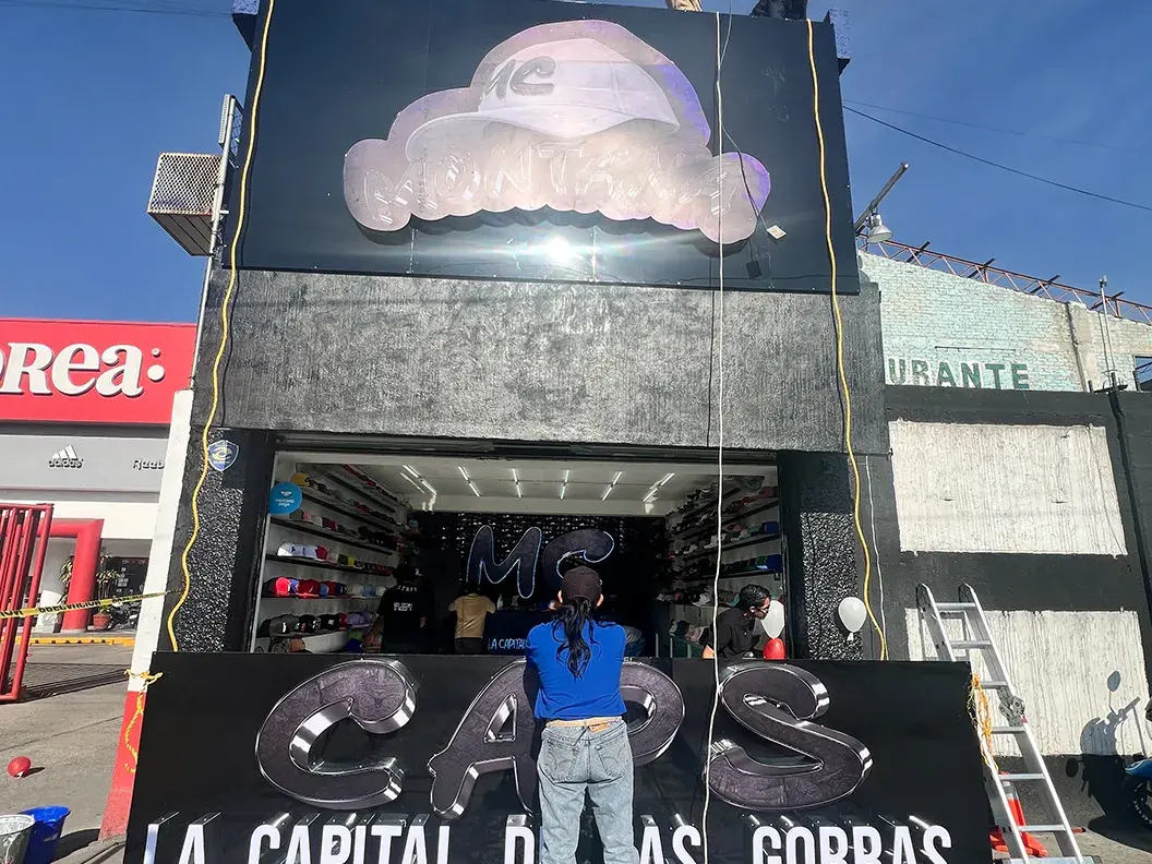 Servicio de instalación de anuncios luminoso en México