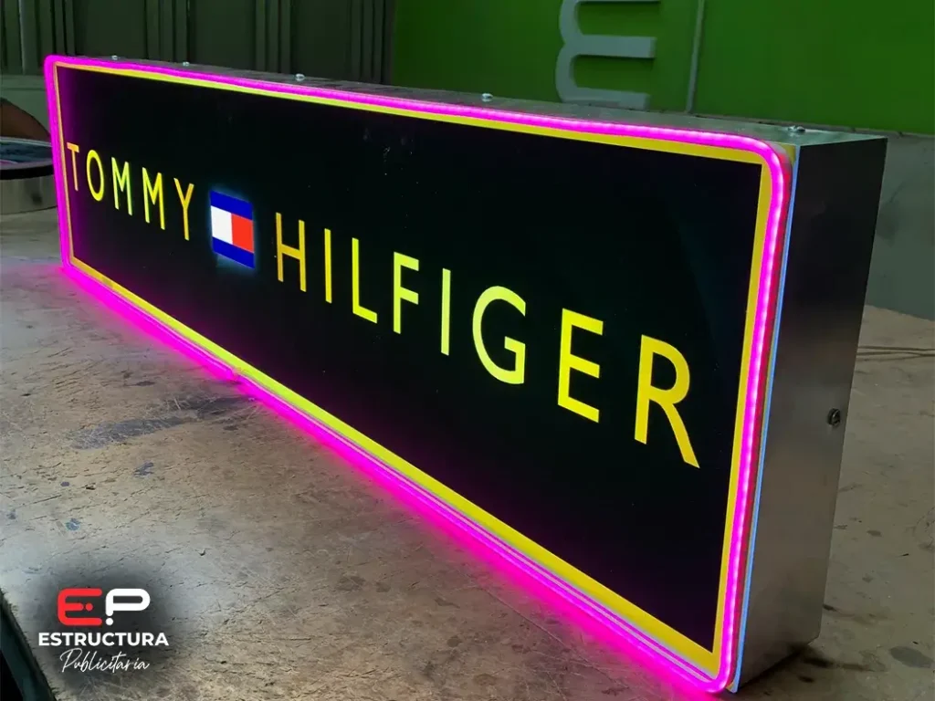 Cajas de luz - Anuncio Luminoso Rectangular - Estructura Publicitaria México